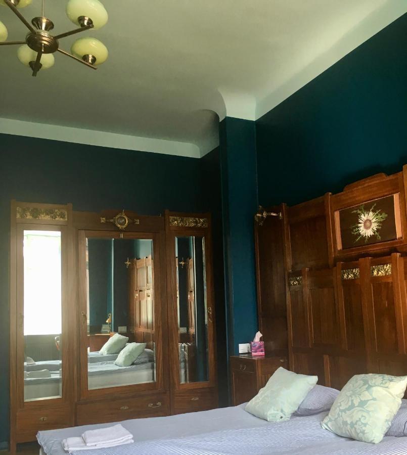 Bed & Breakfast 4th Floor 3*